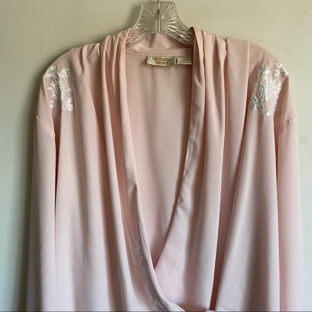 Victoria’s Secret Gold Label Draped Light Pink Long Sleeve Top Floral Details - Picture 4 of 11